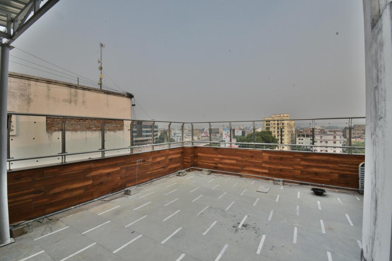 The Clovers Inn Patna  Extérieur photo