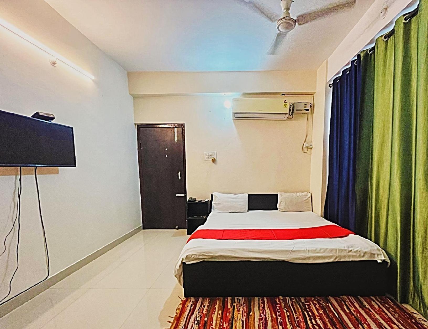 The Clovers Inn Patna  Extérieur photo